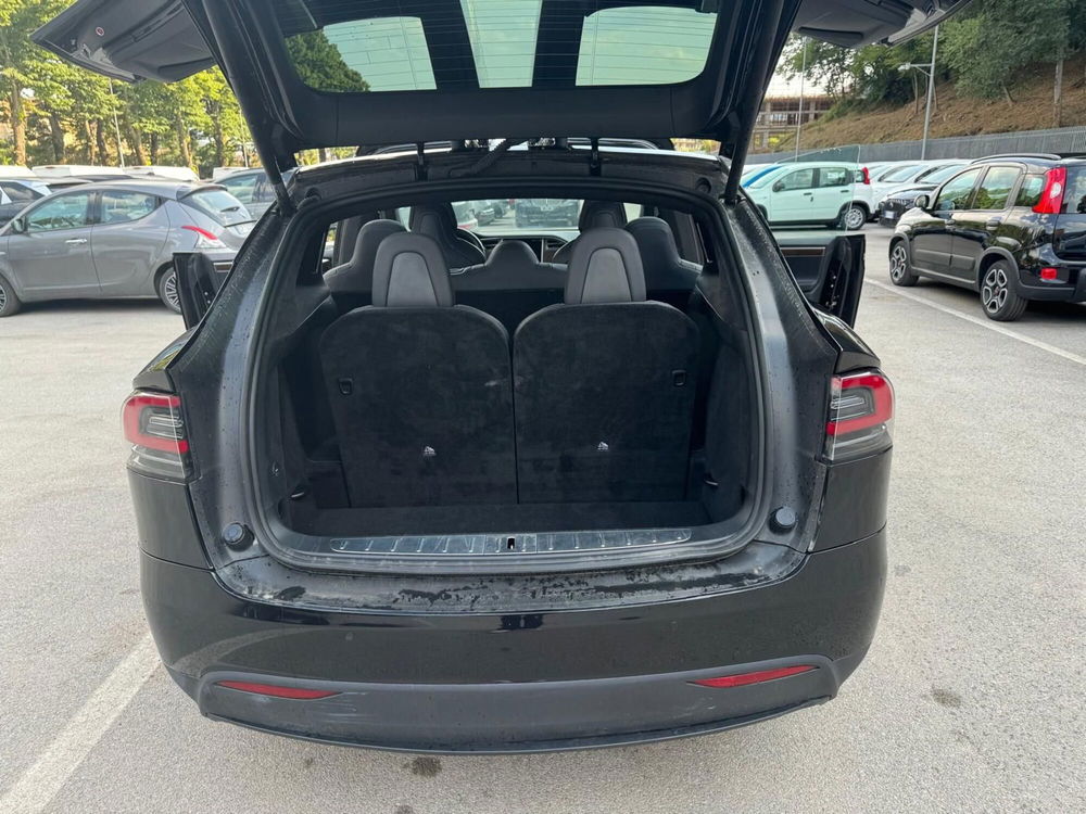 Tesla Model X usata a Salerno (7)