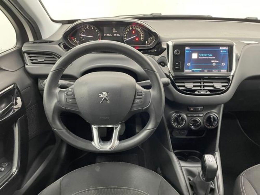 Peugeot 208 usata a Como (10)