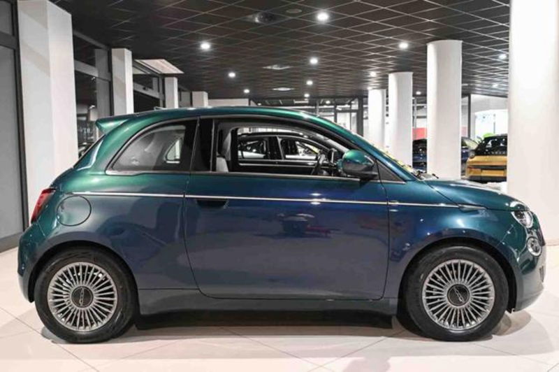 Fiat 500e La Prima Berlina 42 kWh  del 2021 usata a Pianezza