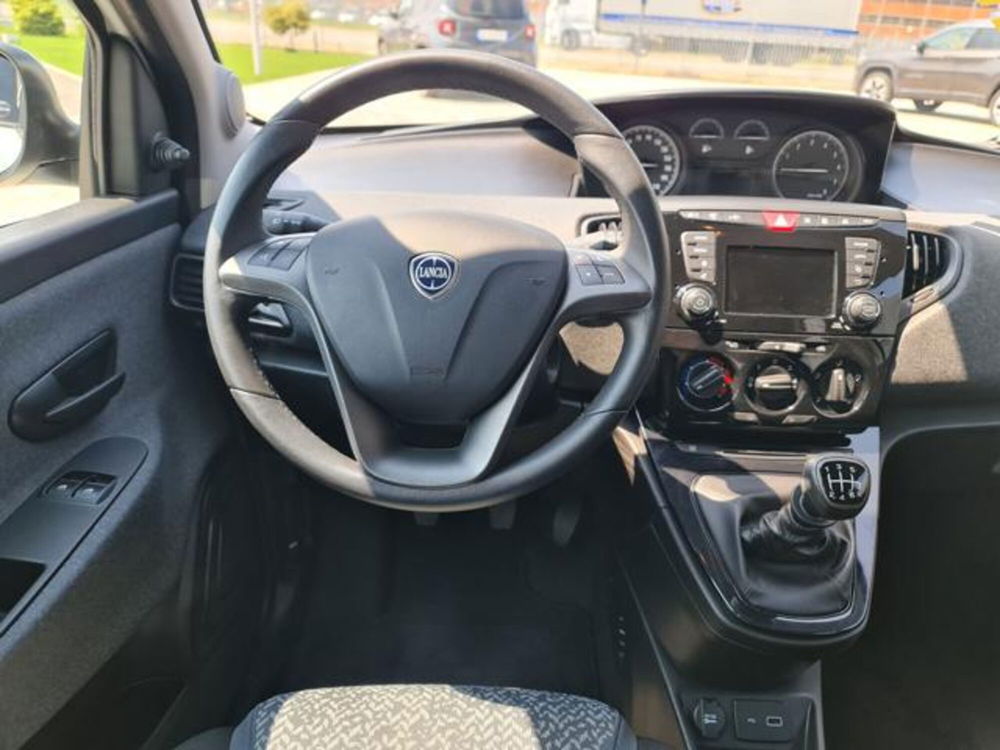 Lancia Ypsilon usata a Torino (13)