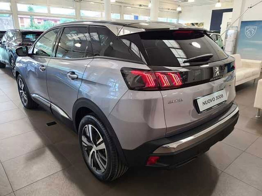 Peugeot 5008 nuova a Brescia (4)