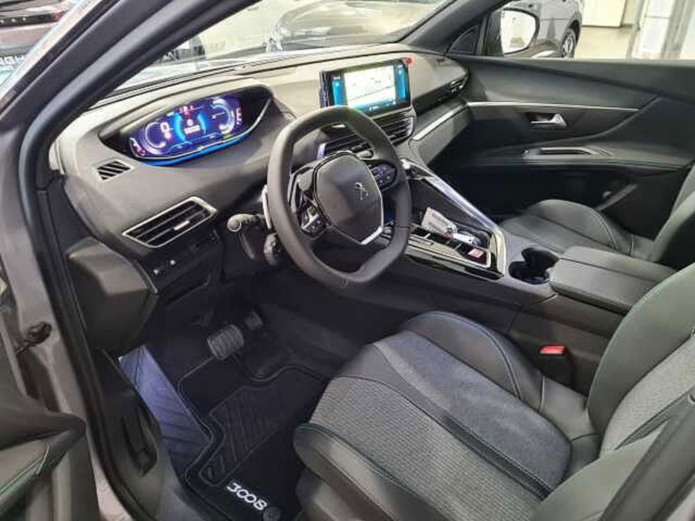 Peugeot 5008 nuova a Brescia (7)