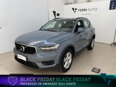 Volvo XC40 T2 Geartronic Momentum Core  del 2021 usata a Tavagnacco