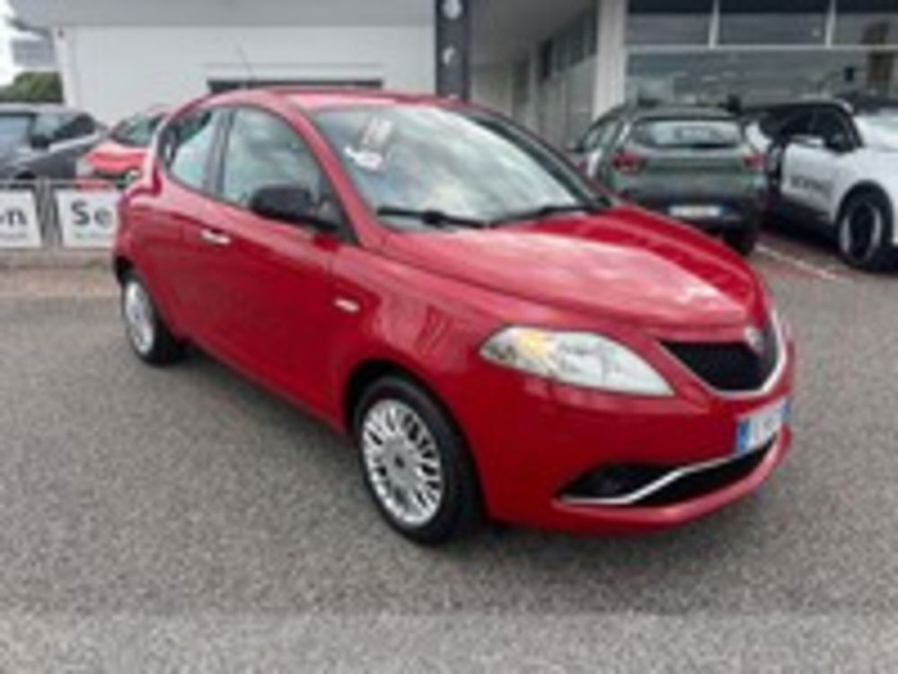 Lancia Ypsilon usata a Pordenone (3)