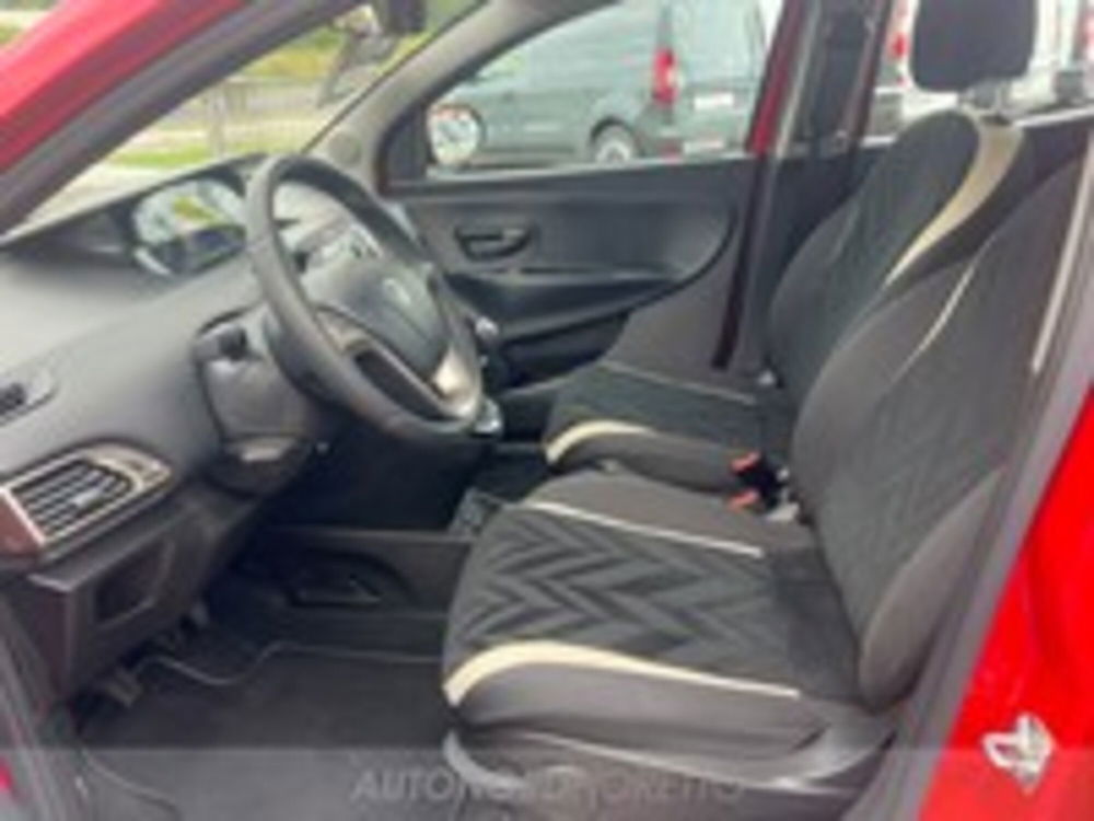 Lancia Ypsilon usata a Pordenone (7)