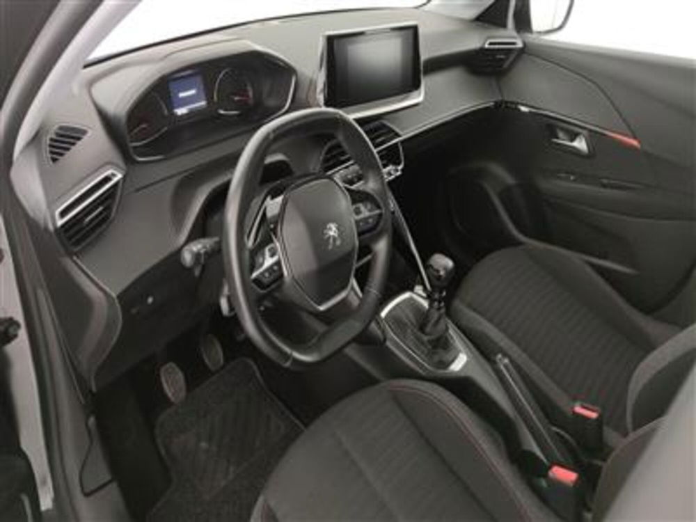 Peugeot 208 usata a Bari (13)