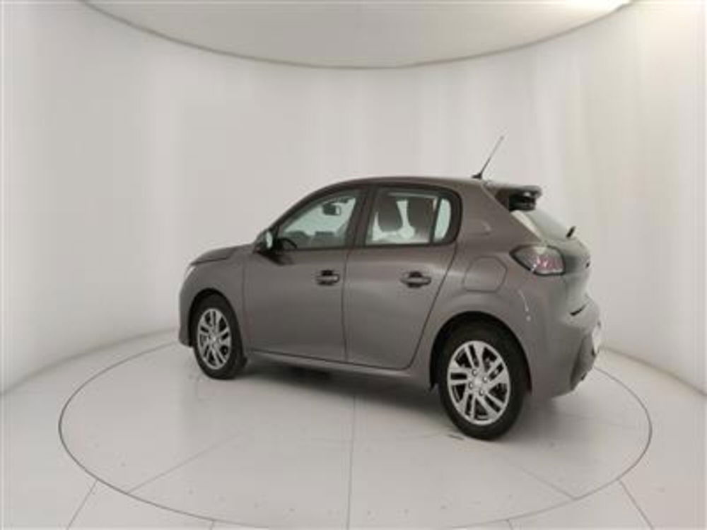 Peugeot 208 usata a Bari (4)