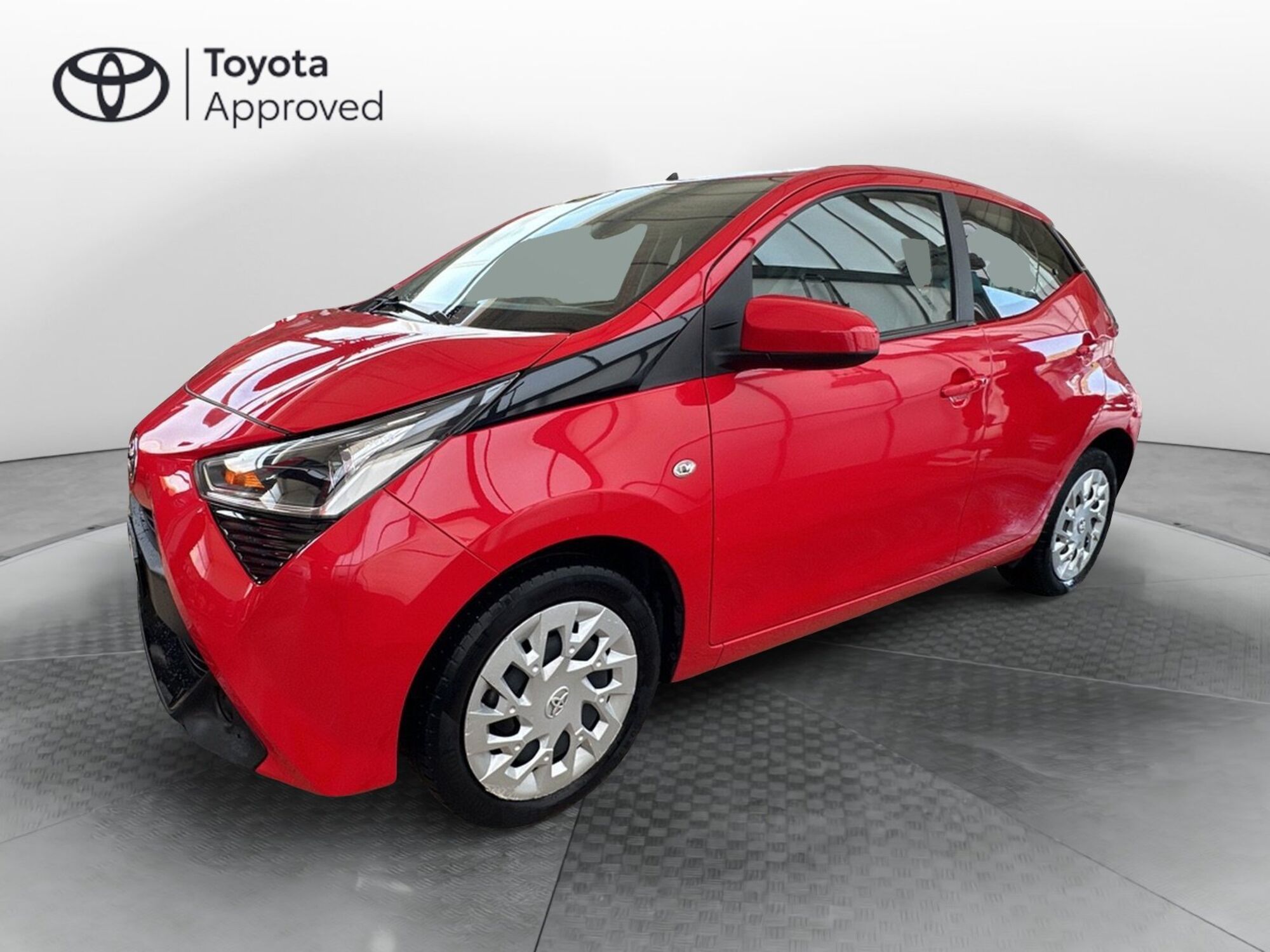 Toyota Aygo Connect 1.0 VVT-i 72 CV 5 porte x-play del 2021 usata a Ragusa