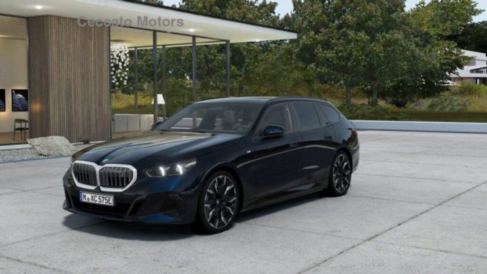 BMW i5 Touring nuova a Padova