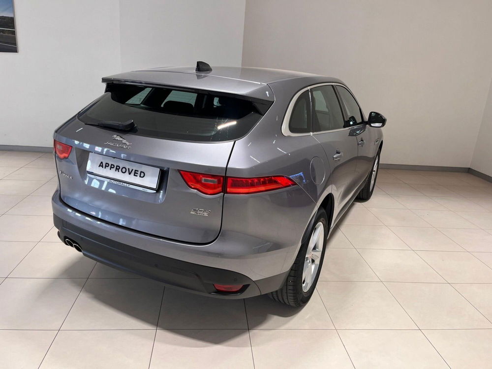 Jaguar F-Pace usata a Napoli (2)