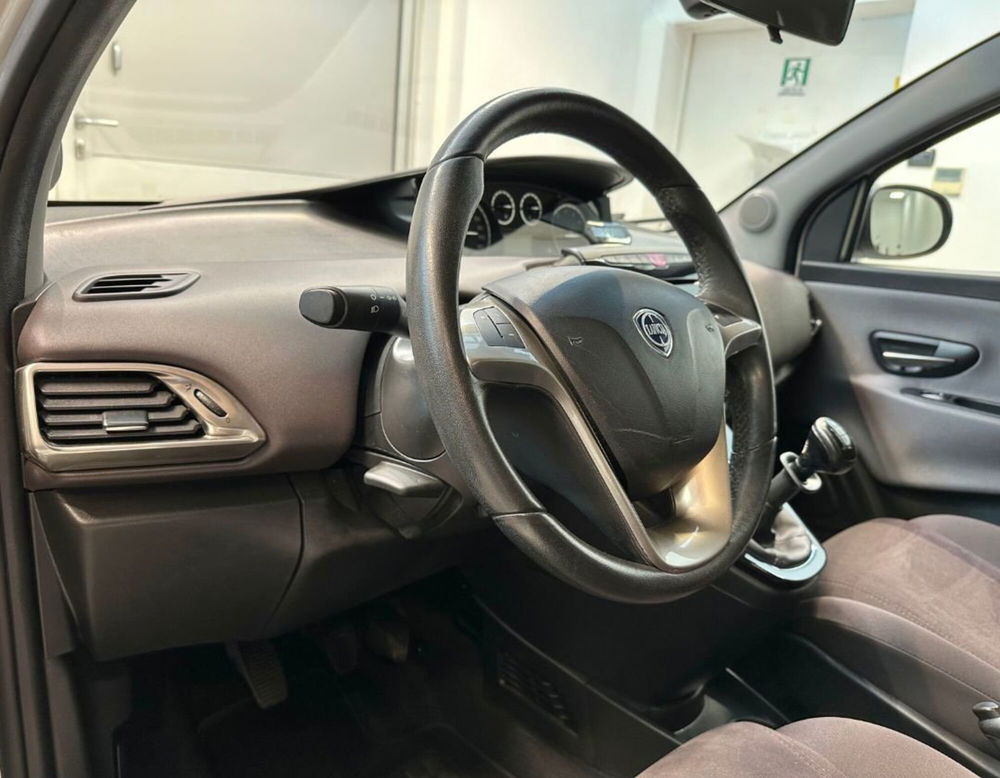 Lancia Ypsilon usata a Ferrara (10)