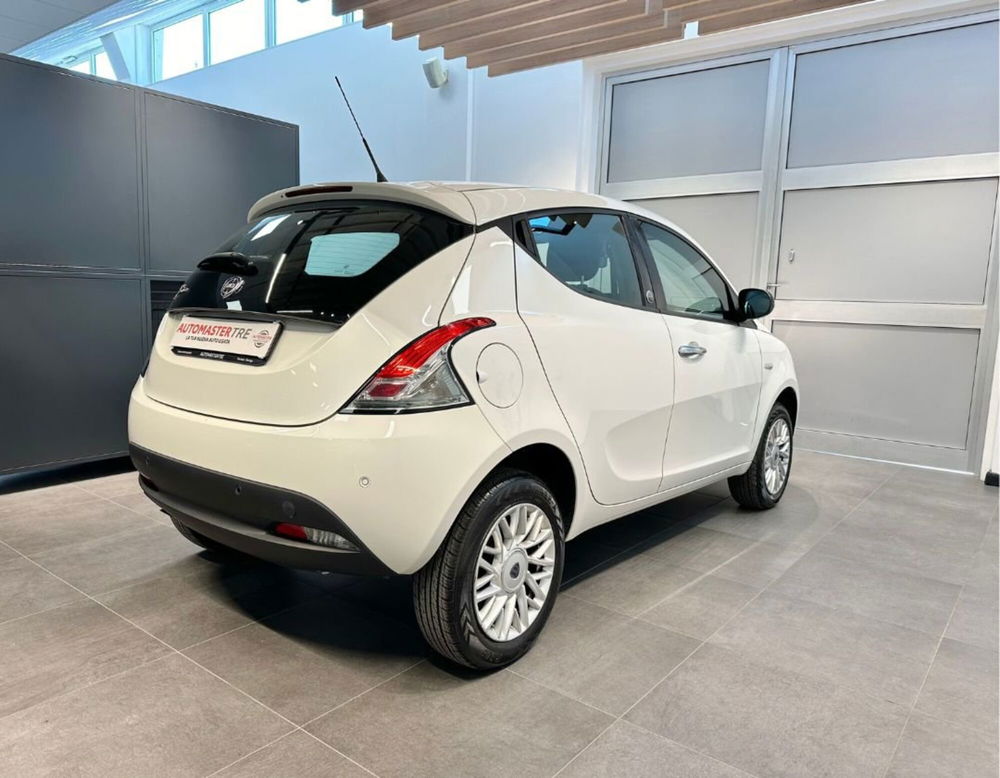 Lancia Ypsilon usata a Ferrara (16)