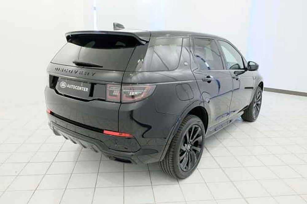 Land Rover Discovery Sport nuova a Mantova (2)