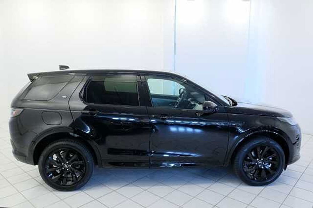 Land Rover Discovery Sport nuova a Mantova (6)