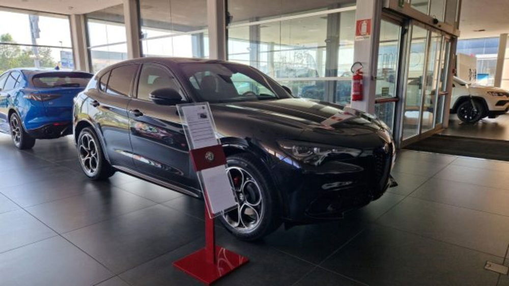 Alfa Romeo Stelvio nuova a Modena (2)