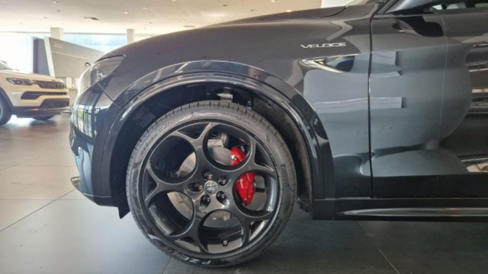 Alfa Romeo Stelvio nuova a Modena (6)