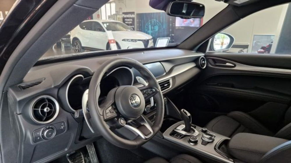 Alfa Romeo Stelvio nuova a Modena (7)