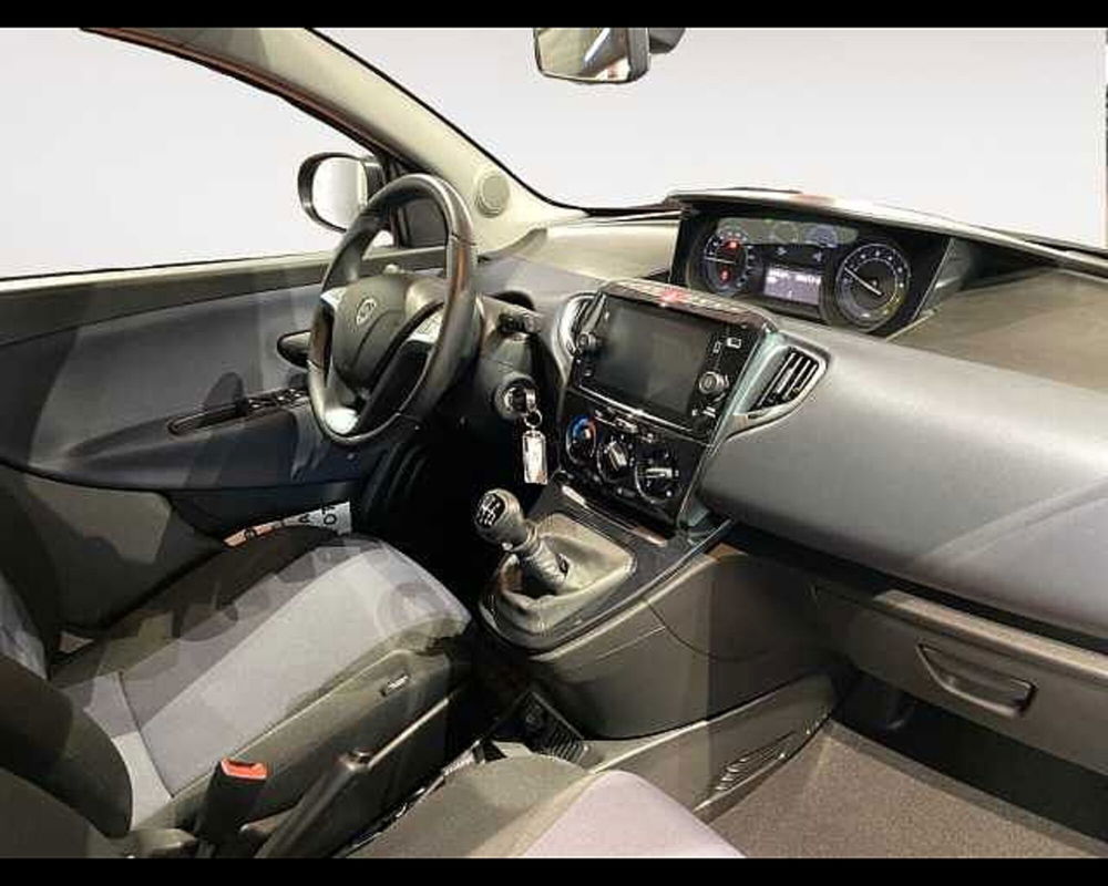 Lancia Ypsilon usata a Cuneo (9)