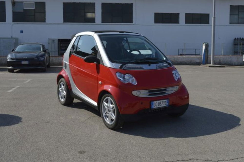 smart Fortwo Cabrio usata a Latina