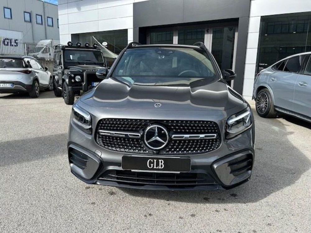 Mercedes-Benz GLB nuova a Potenza (2)