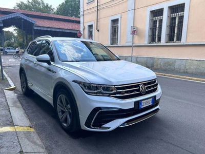 Volkswagen Tiguan 2.0 TDI 150 CV SCR DSG R-Line del 2022 usata a Bra