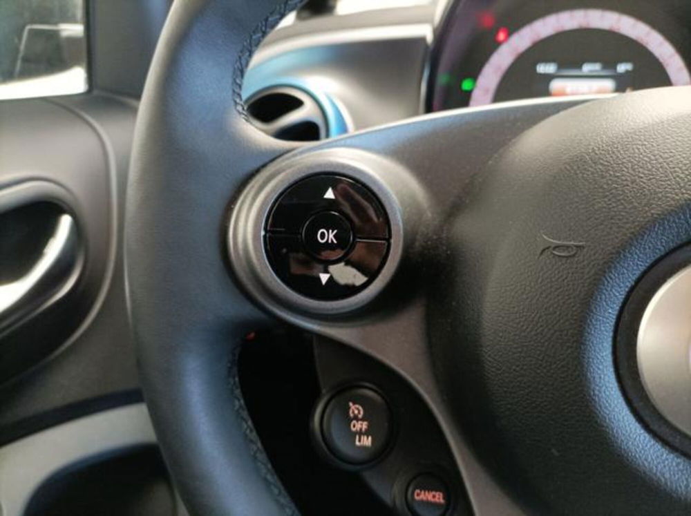 smart Fortwo Cabrio usata a Milano (11)