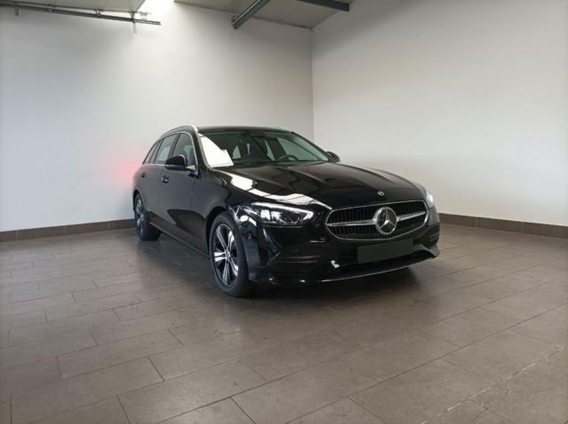 Mercedes-Benz Classe C Station Wagon 220 d Mild hybrid Business  del 2022 usata a Magenta