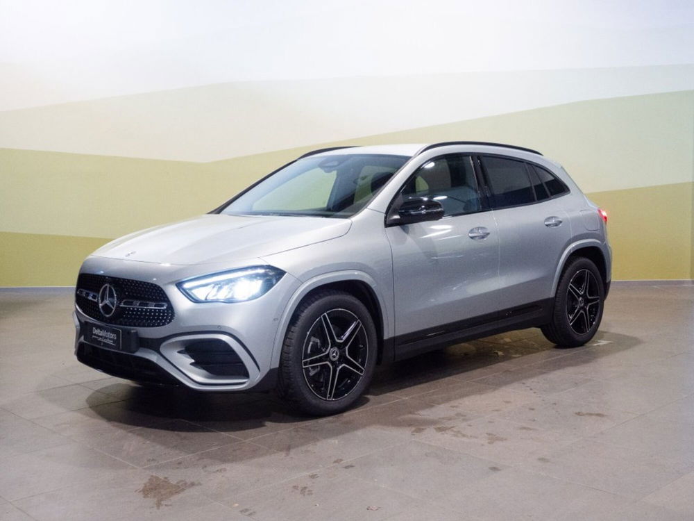 Mercedes-Benz GLA SUV nuova a Macerata