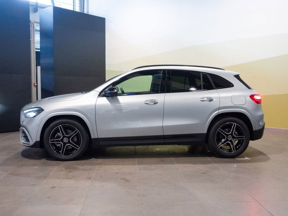 Mercedes-Benz GLA SUV nuova a Macerata (5)