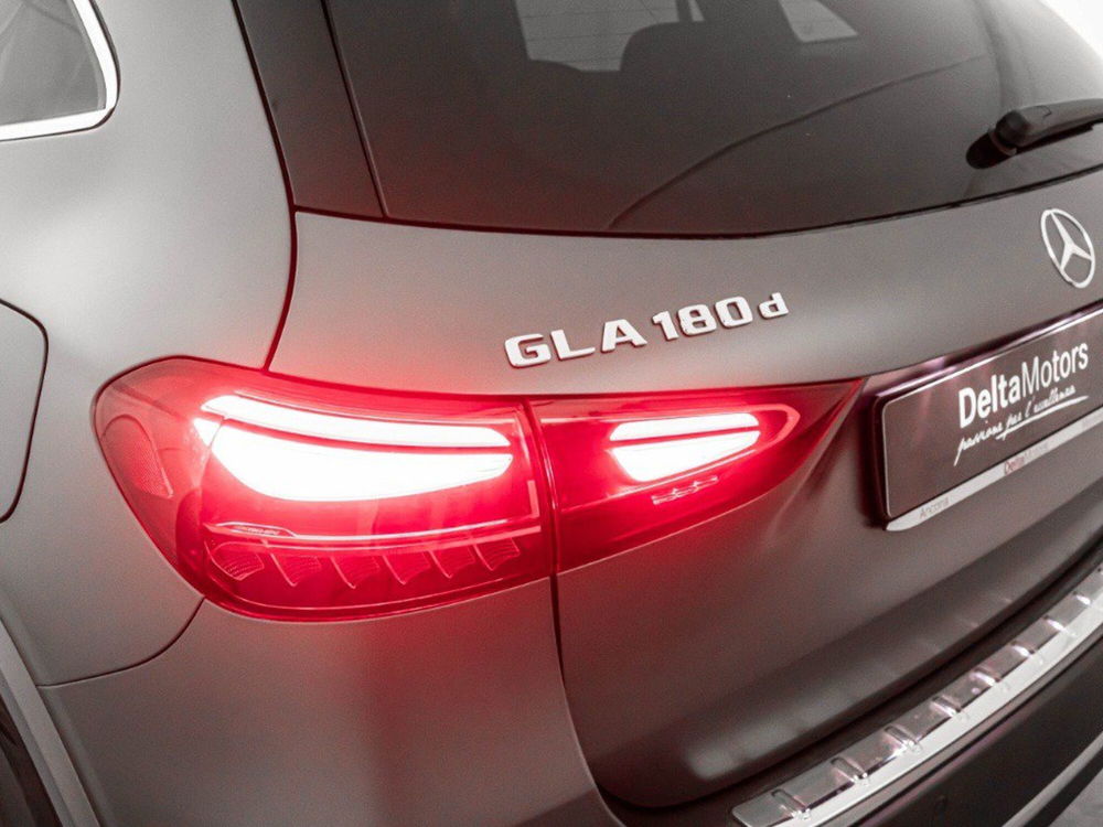 Mercedes-Benz GLA SUV nuova a Ancona (5)