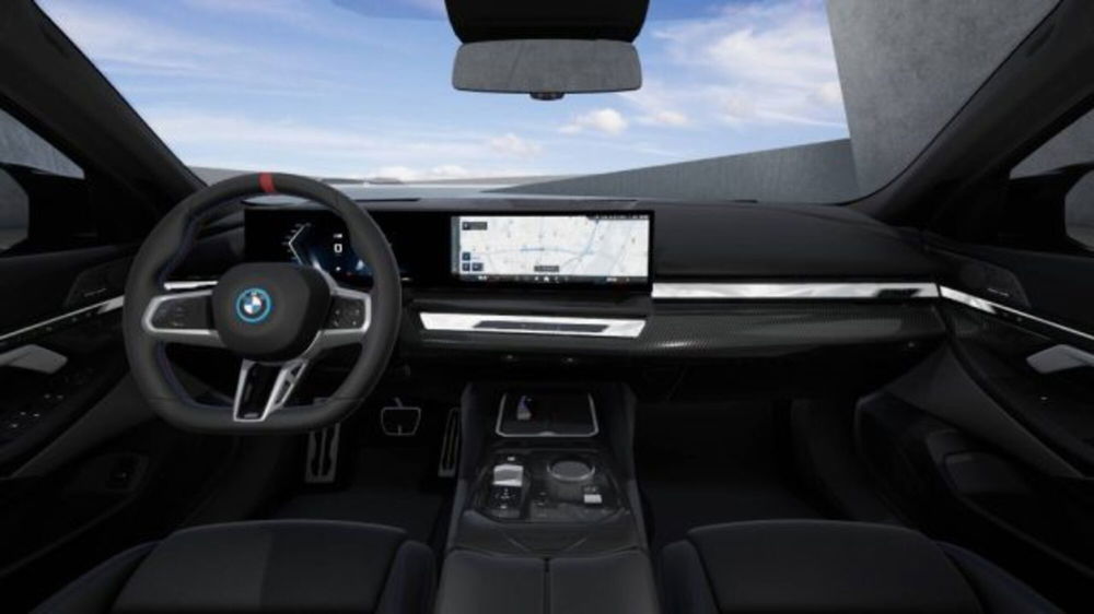 BMW i5 Touring nuova a Modena (11)