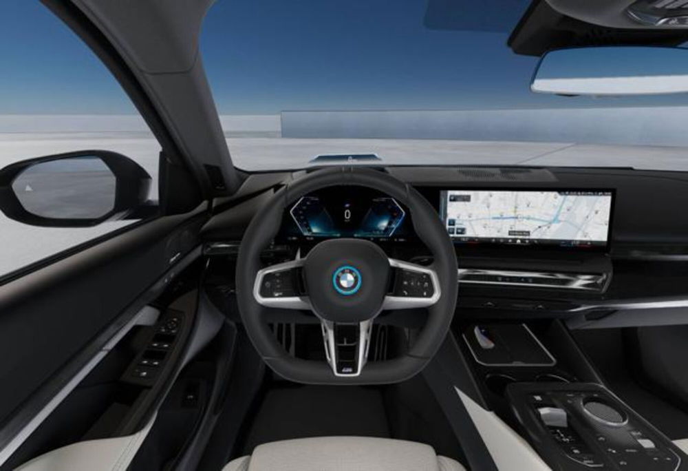 BMW i5 Touring nuova a Modena (14)