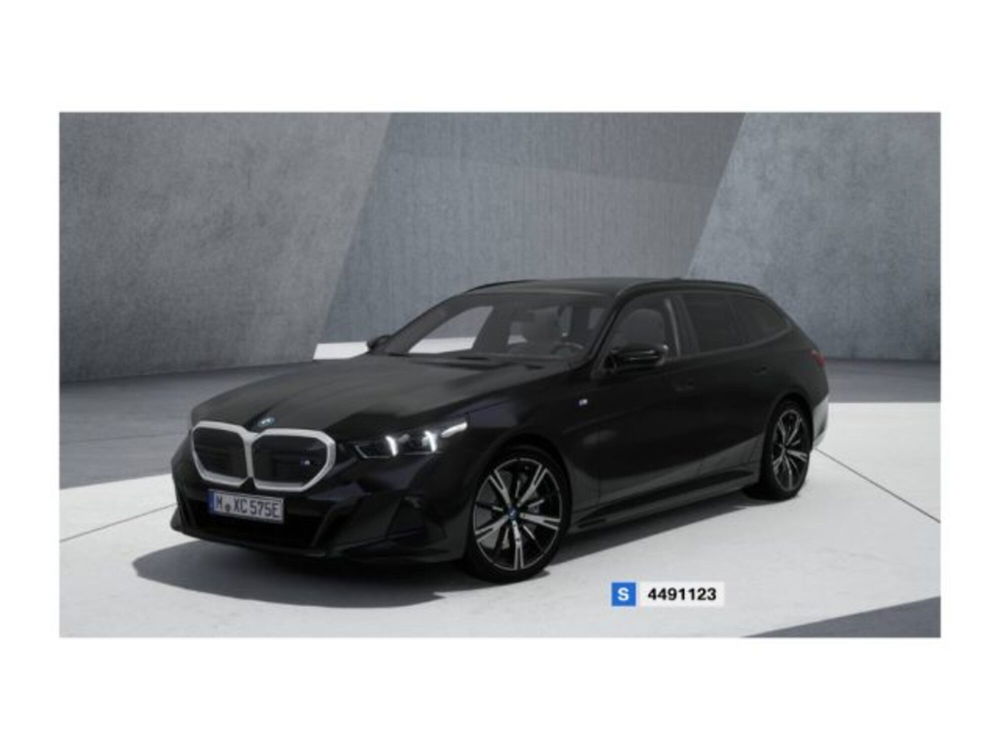 BMW i5 Touring nuova a Modena