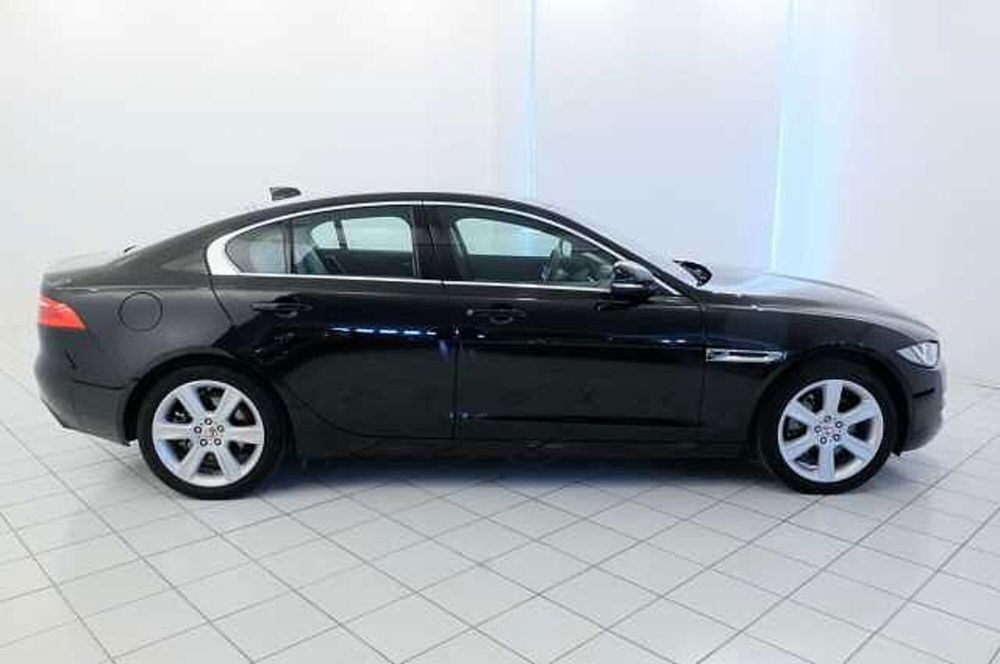 Jaguar XE usata a Mantova (6)