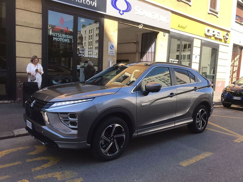 Mitsubishi Eclipse Cross 2.4 MIVEC 4WD PHEV Diamond SDA Pack 0 del 2021 usata a Milano