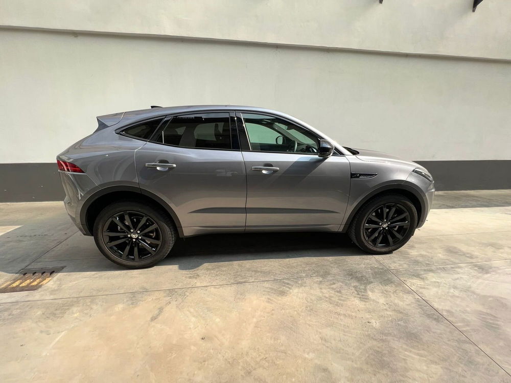 Jaguar E-Pace usata a Milano (6)