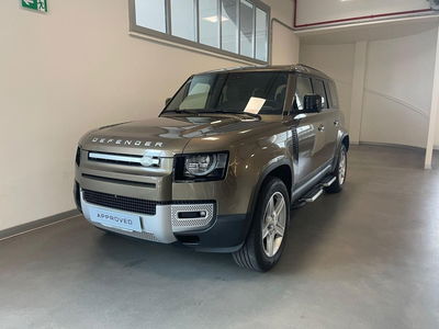 Land Rover Defender 110 3.0d i6 mhev X-Dynamic SE awd 200cv auto del 2023 usata a Milano