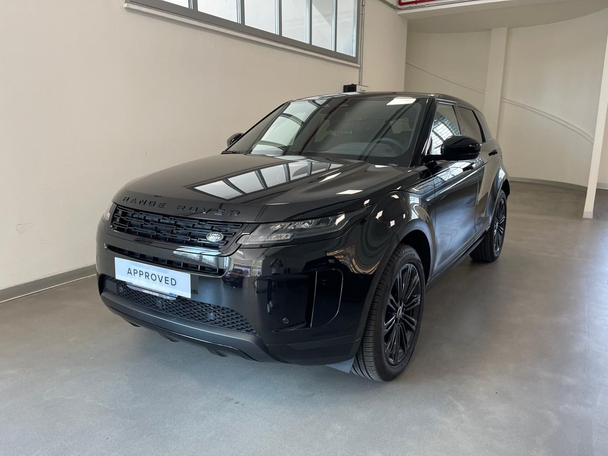 Land Rover Range Rover Evoque 1.5 I3 PHEV 300 CV AWD Auto  del 2024 usata a Milano