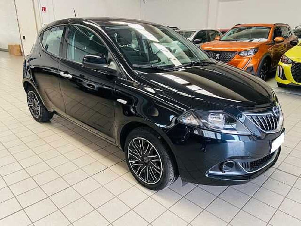 Lancia Ypsilon usata a Milano (3)