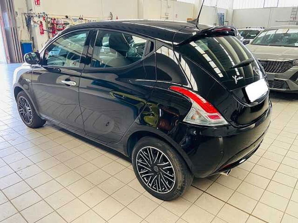 Lancia Ypsilon usata a Milano (4)