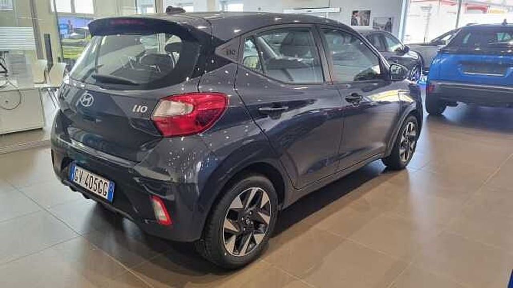 Hyundai i10 nuova a Milano (4)