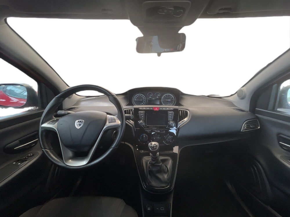 Lancia Ypsilon usata a Torino (11)