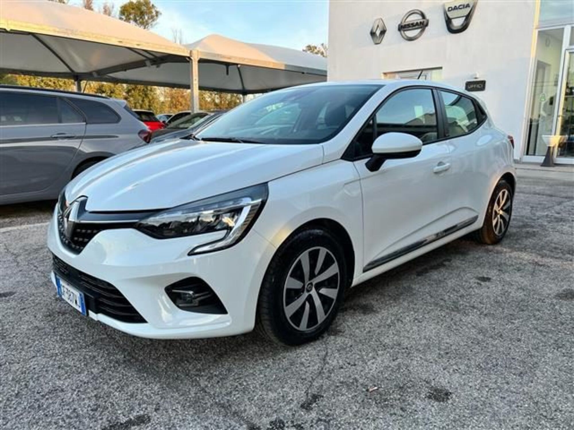 Renault Clio TCe 90 CV 5 porte Zen  del 2021 usata a Brindisi