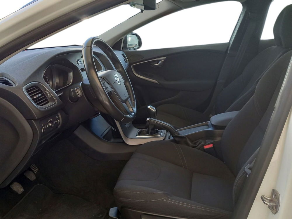 Volvo V40 Cross Country usata a Bari (6)