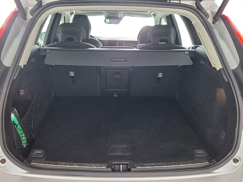 Volvo XC60 usata a Bari (14)