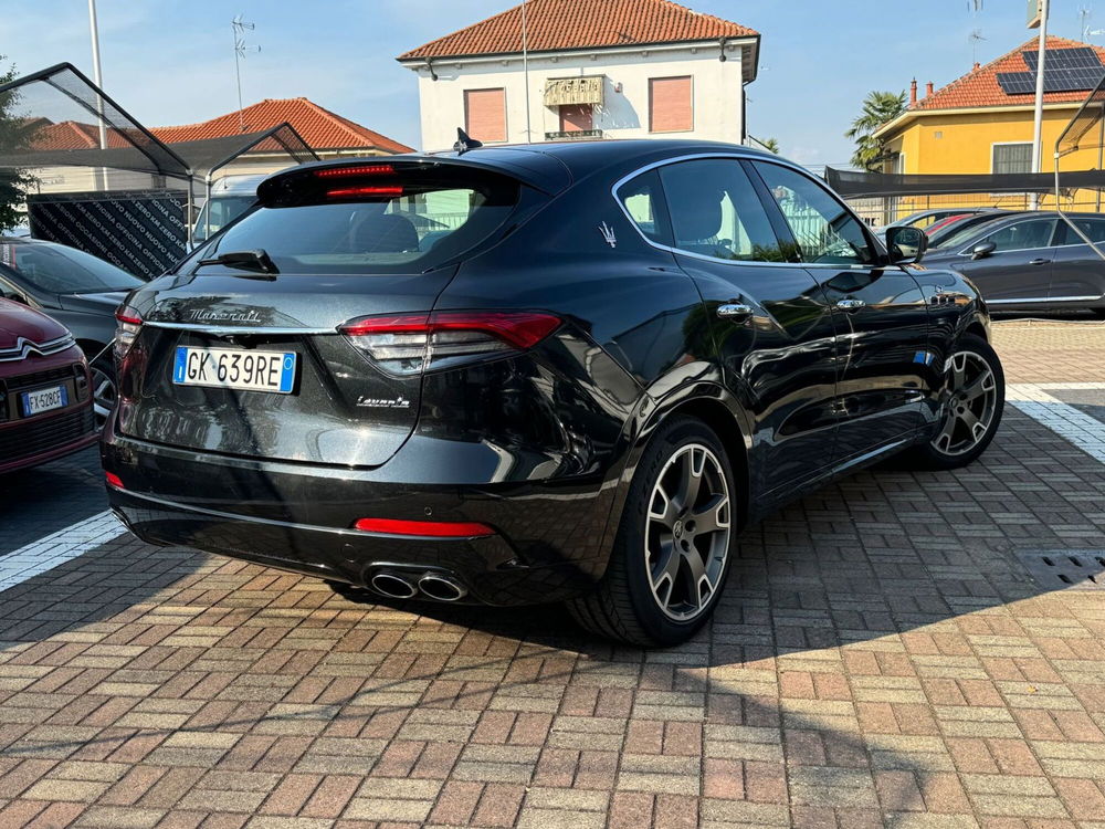 Maserati Levante usata a Pavia (3)