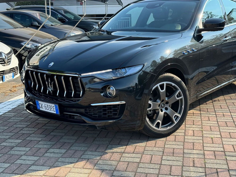 Maserati Levante usata a Pavia (5)