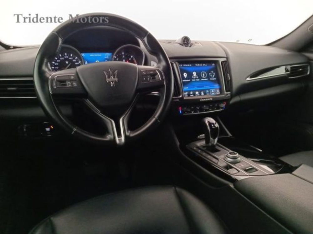 Maserati Levante usata a Padova (6)