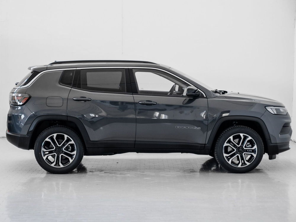 Jeep Compass nuova a Prato (6)