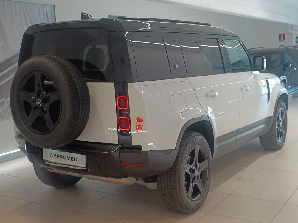 Land Rover Defender usata a Savona (2)